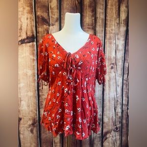 NWT Kori Tie Front Short Sleeve High-Low Top, Rust Floral, Size Medium